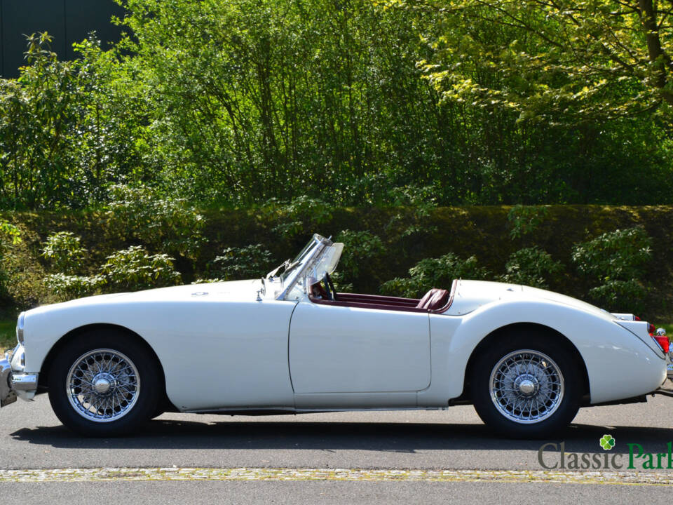 Image 2/50 de MG MGA 1600 (1960)