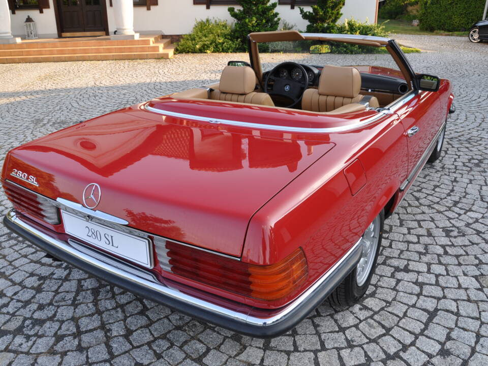 Image 2/52 de Mercedes-Benz 280 SL (1985)