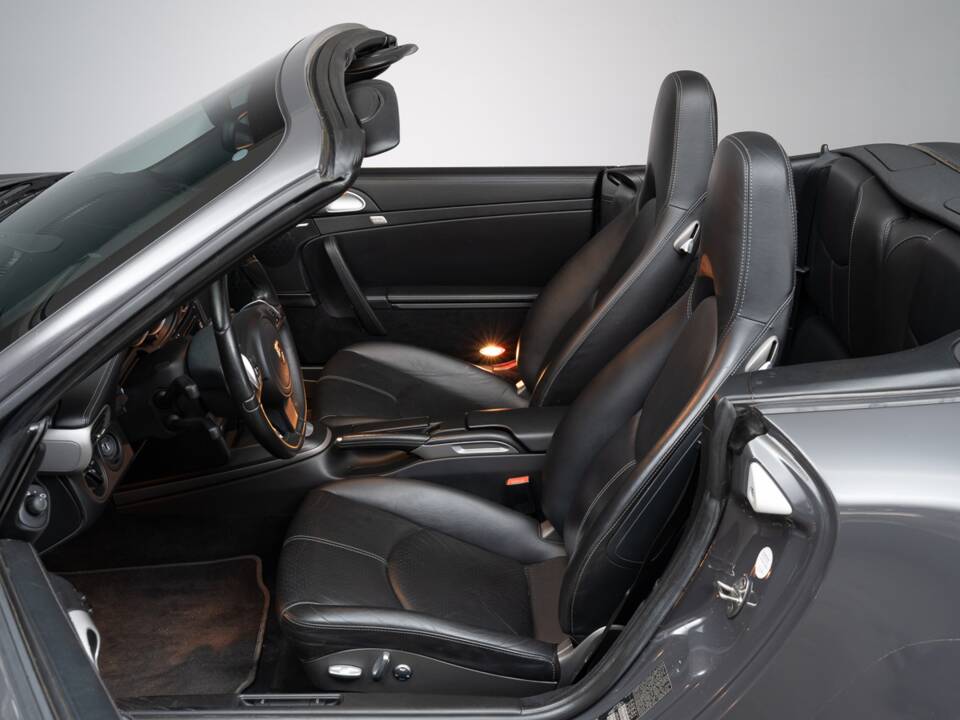 Bild 32/50 von Porsche 911 Carrera 4 (2011)