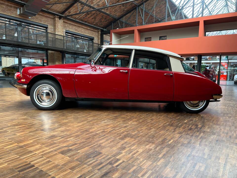 Image 16/37 of Citroën ID 19 (1967)