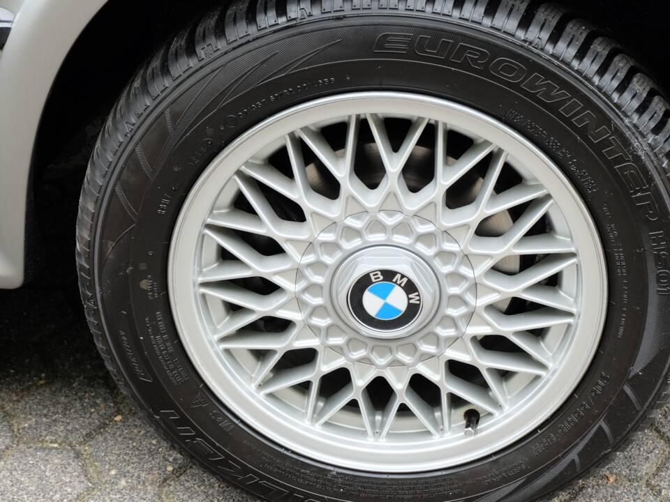 Bild 55/56 von BMW 325ix (1987)