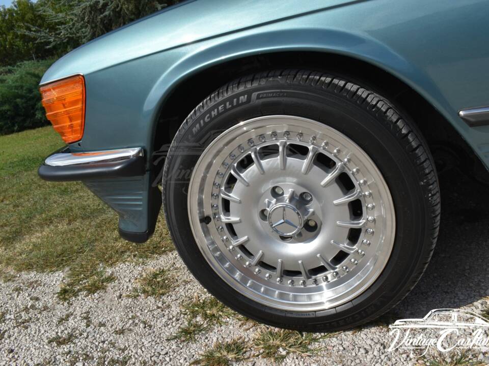 Image 35/75 de Mercedes-Benz 560 SL (1986)