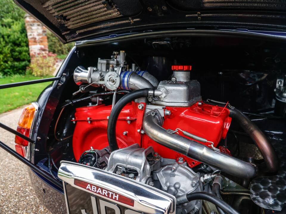 Image 17/45 of FIAT 500 L (1972)