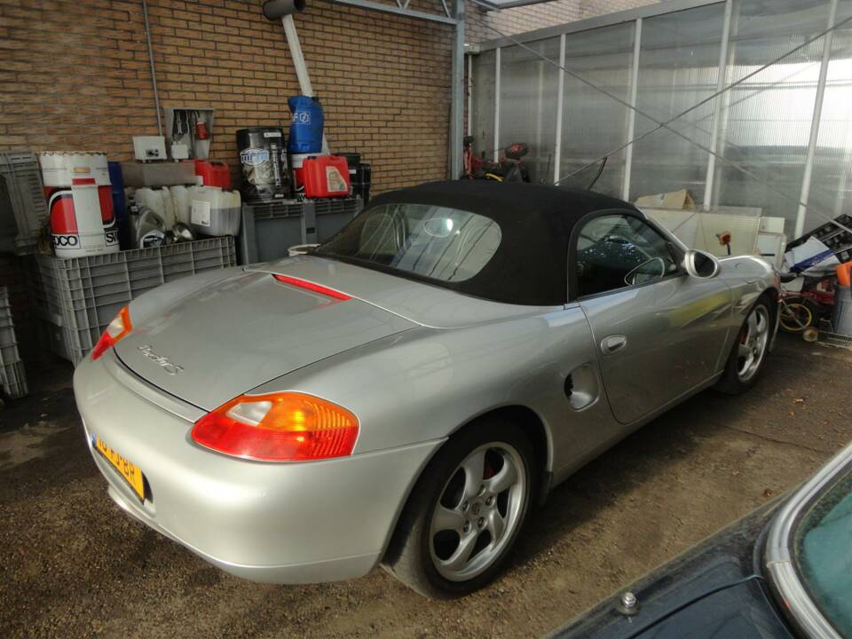 Image 26/44 de Porsche Boxster S (2000)