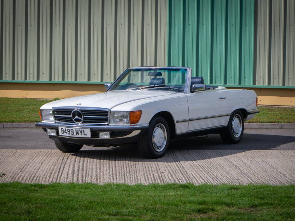 Afbeelding 7/35 van Mercedes-Benz 280 SL (1984)