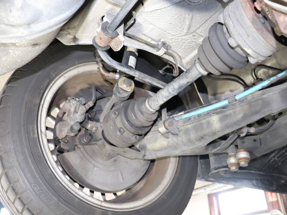 Image 25/28 of BMW 635 CSi (1989)