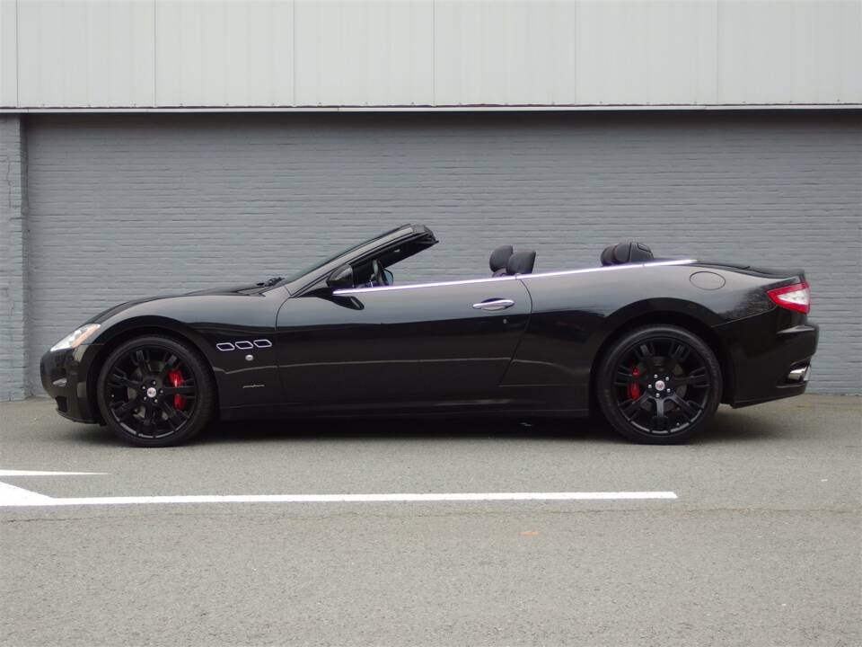Immagine 24/93 di Maserati GranCabrio 4.7 (2010)