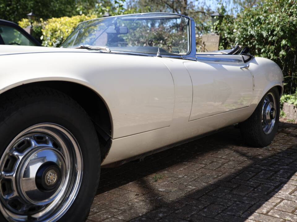 Image 10/50 de Jaguar Type E V12 (1972)