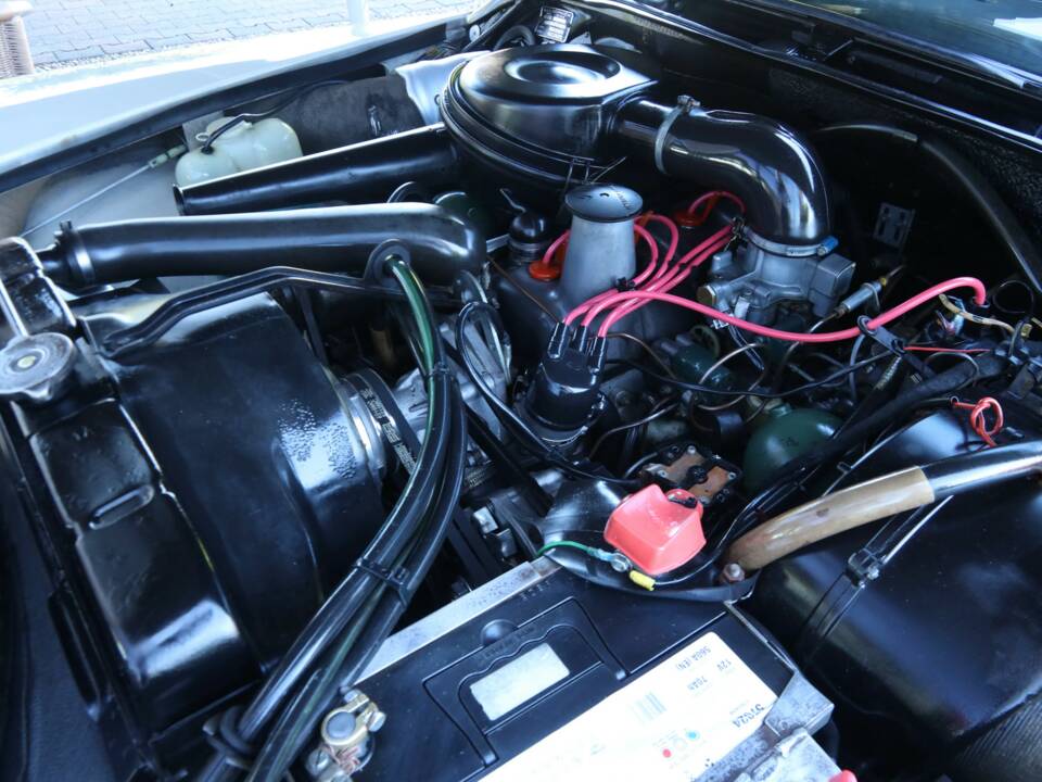 Image 17/50 of Citroën DS 20 Pallas (1971)