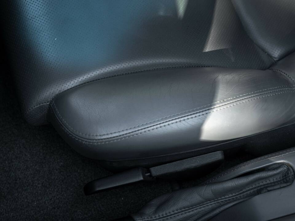 Image 47/50 of Jaguar XJ 220 (1993)