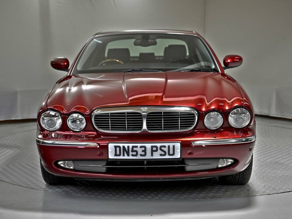 Imagen 5/50 de Jaguar XJR Super V8 (2004)