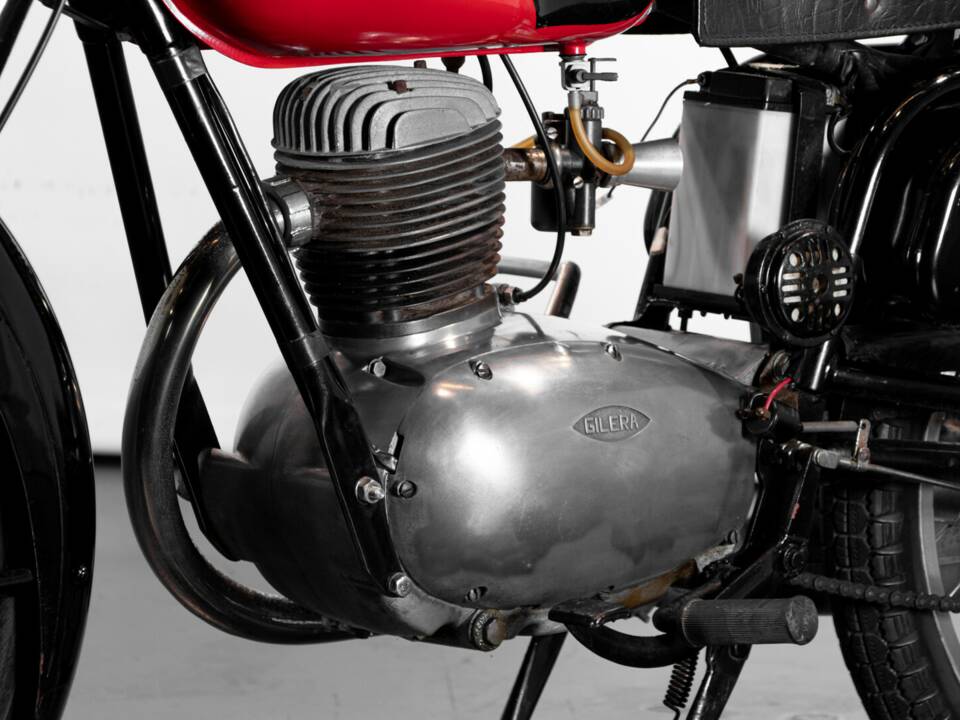 Bild 39/50 von Gilera 150 Sport (1954)
