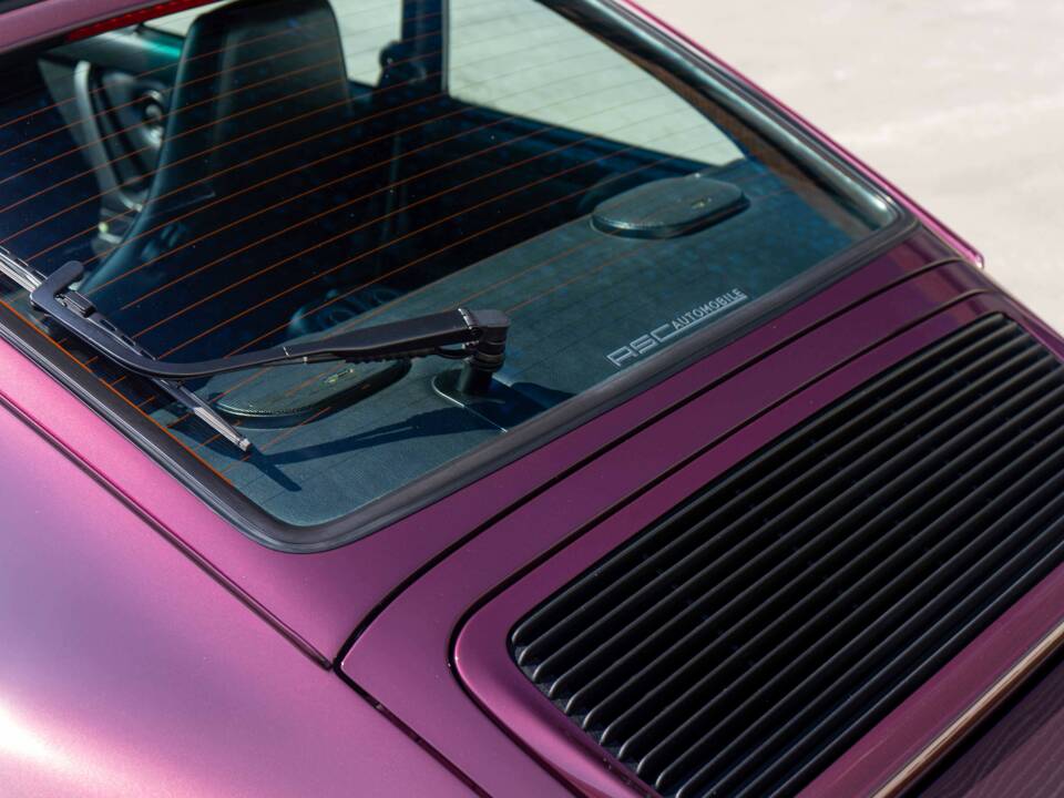 Image 15/46 of Porsche 911 Carrera 4 (1992)