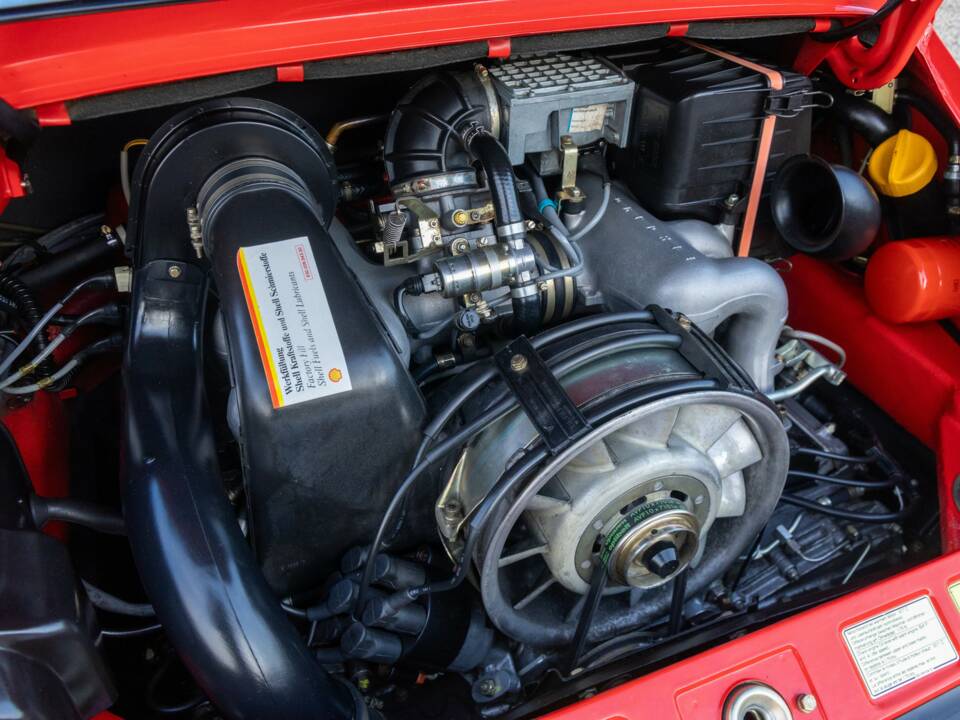 Bild 47/50 von Porsche 911 Carrera 3.2 (1988)