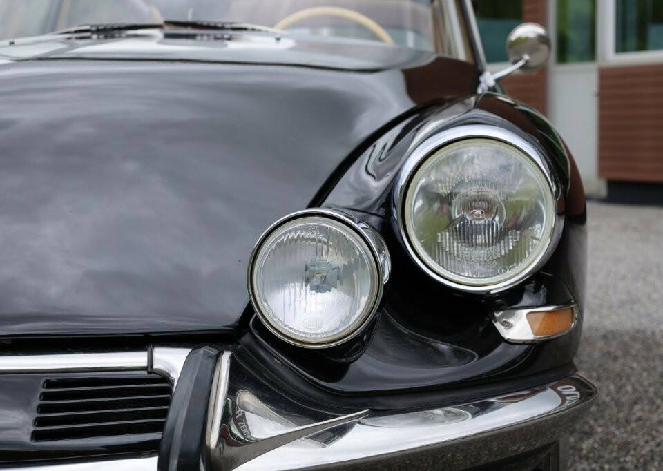 Imagen 12/37 de Citroën ID 19 (1964)