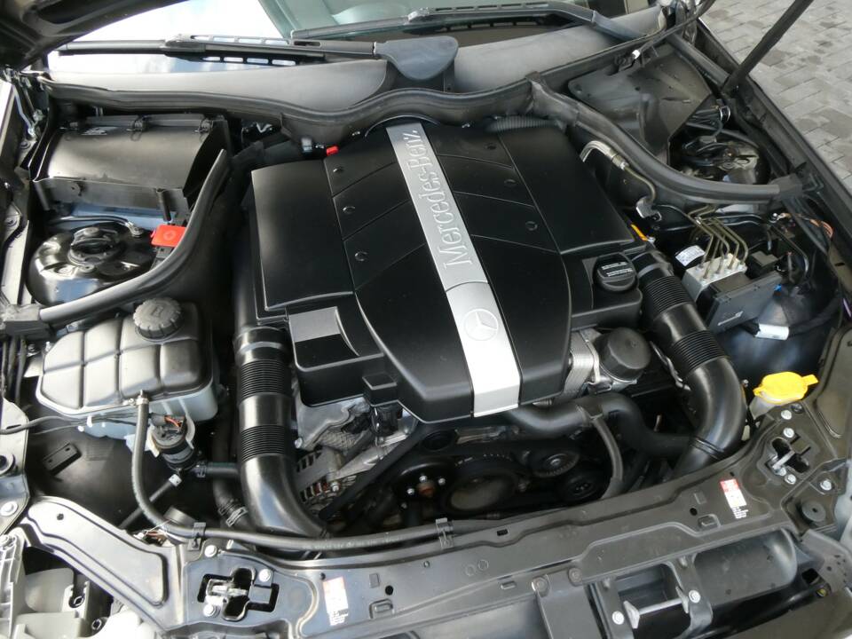 Bild 17/18 von Mercedes-Benz CLK 320 (2003)