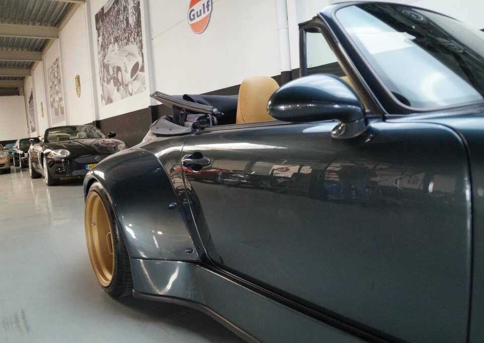 Image 34/50 of Porsche 911 Carrera RWB (1995)