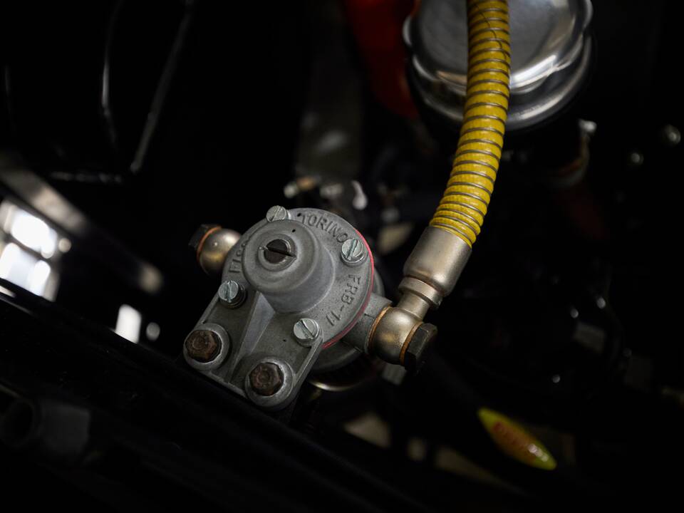 Imagen 89/90 de Ferrari 250 GT 2+2 (1963)