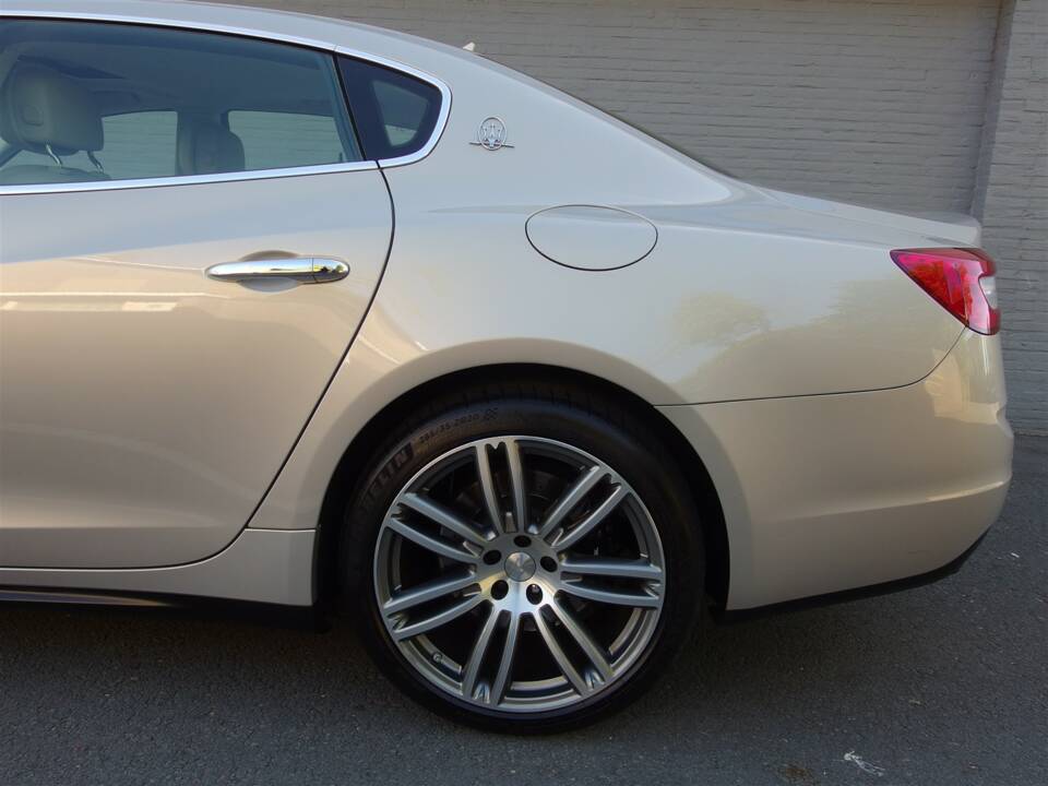Image 32/99 of Maserati Quattroporte GTS (2014)