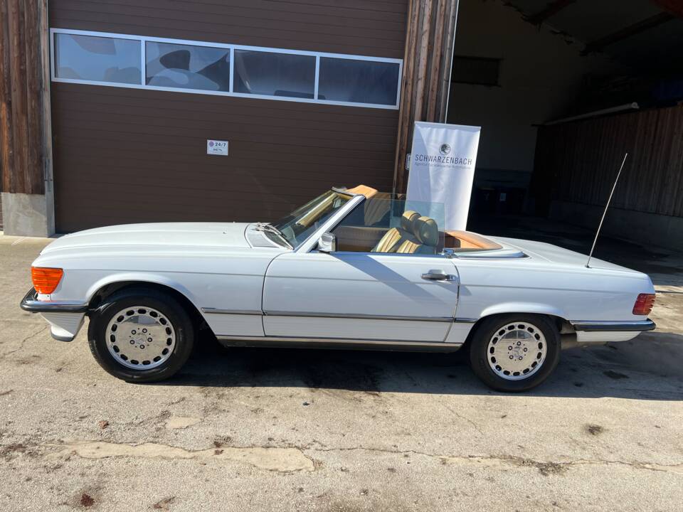 Image 2/26 of Mercedes-Benz 560 SL (1987)