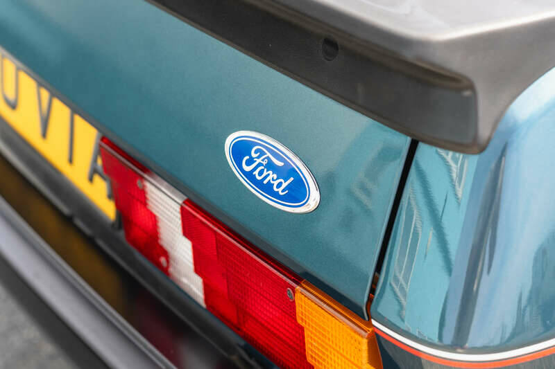 Image 17/46 de Ford Capri III 280 Brooklands (1987)