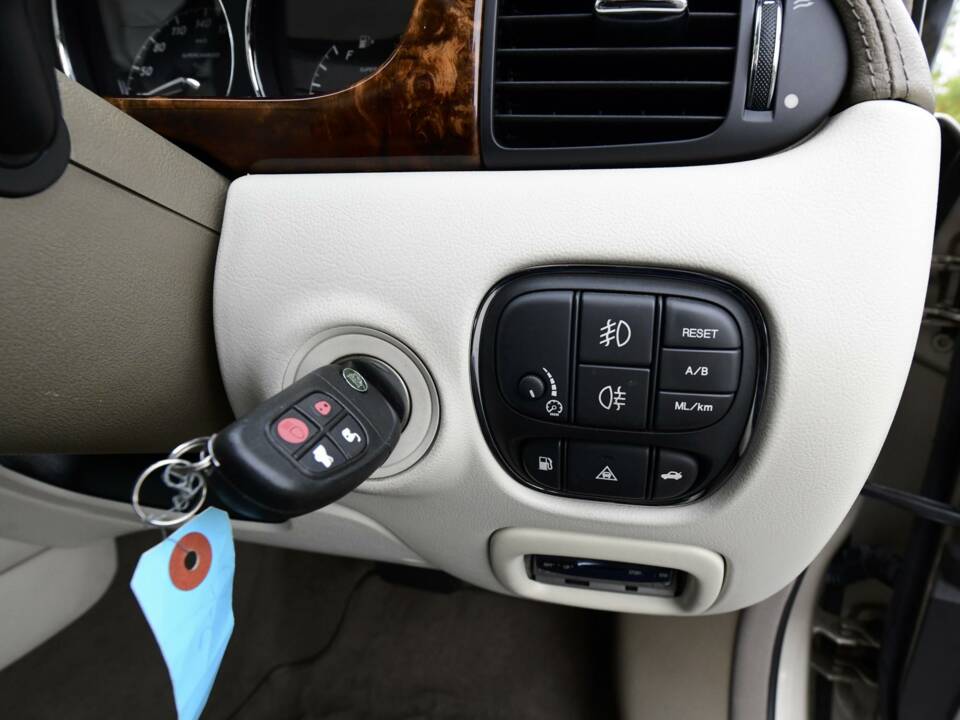 Afbeelding 43/50 van Jaguar XJ 8 4.2 (2003)