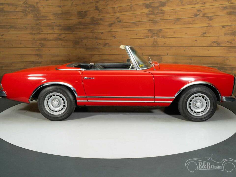 Image 13/19 of Mercedes-Benz 280 SL (1968)