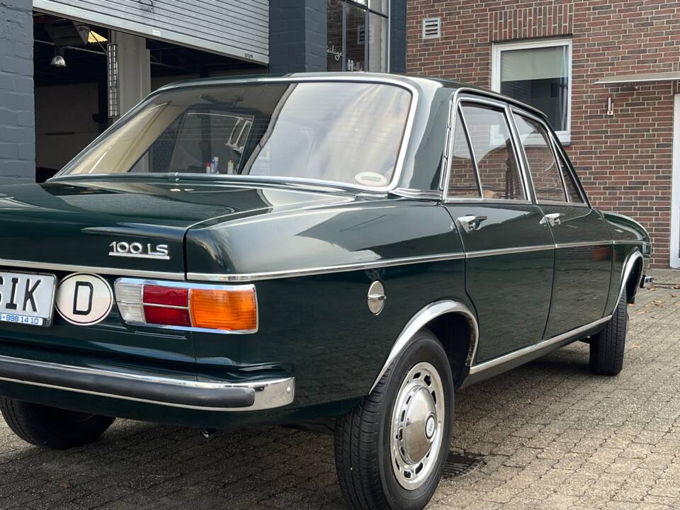 Image 11/88 of Audi 100 LS (1970)