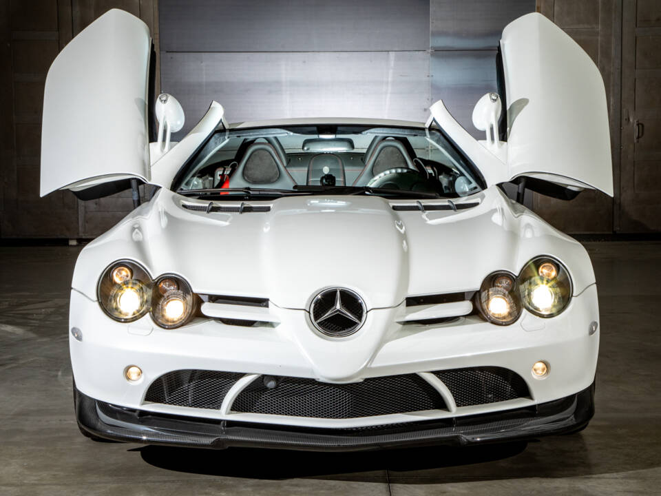 Image 4/34 of Mercedes-Benz SLR McLaren 722 S (2011)