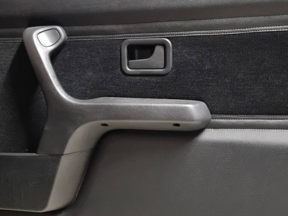Image 86/100 of BMW 323i (1984)