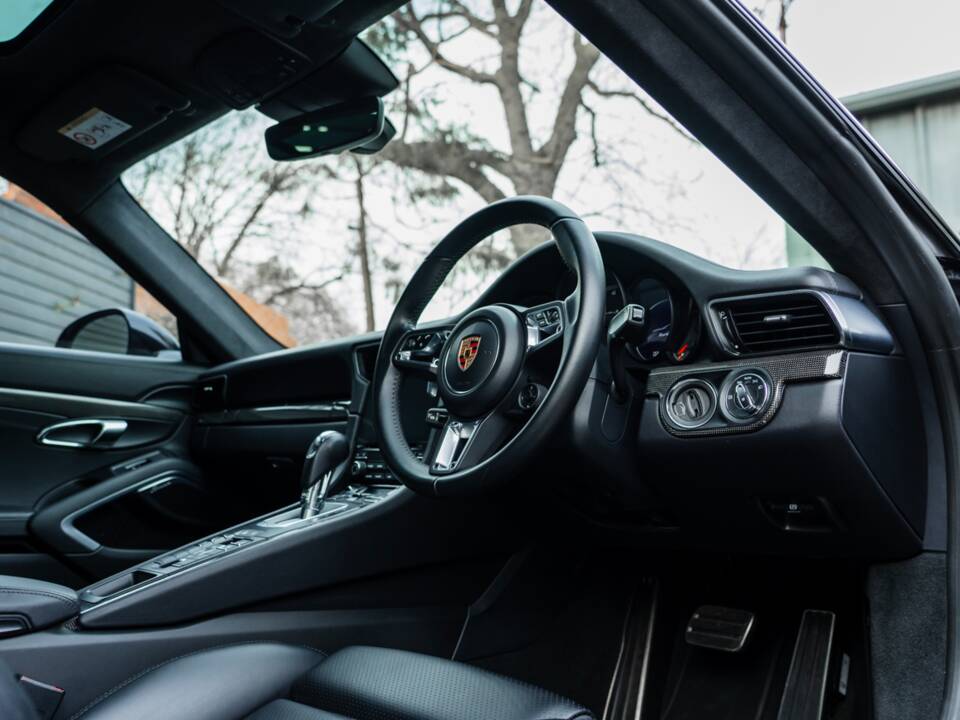 Bild 43/52 von Porsche 911 Turbo S (2017)