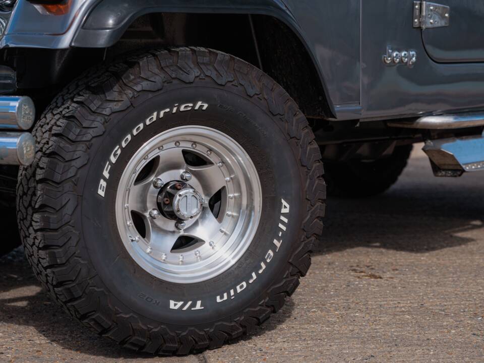 Bild 27/50 von Jeep CJ-7 Renegade (1982)