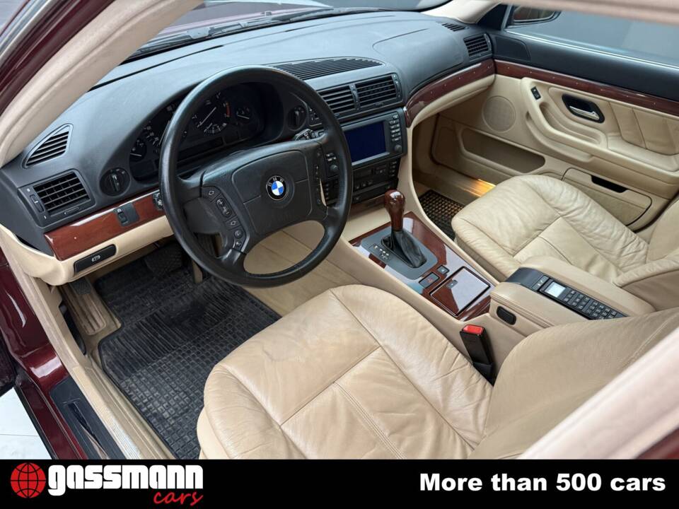 Obraz 10/15 pojazdu BMW 735i (2000)