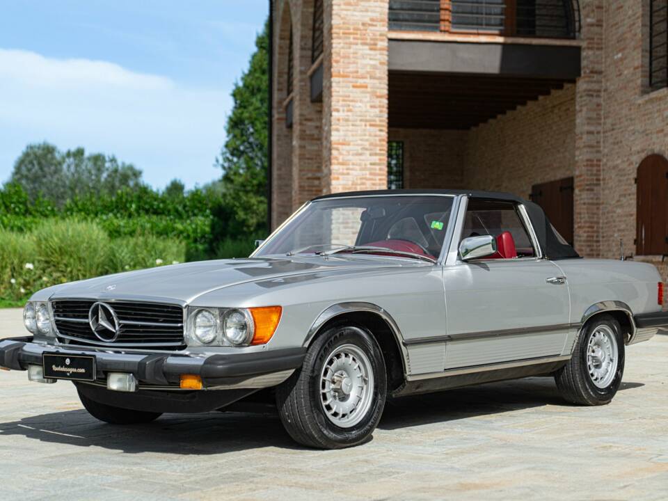 Image 2/50 de Mercedes-Benz 450 SL (1977)
