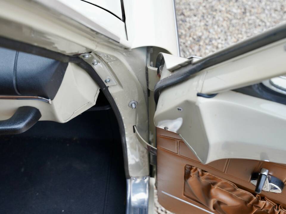 Image 45/50 of Volvo P 121 (1967)
