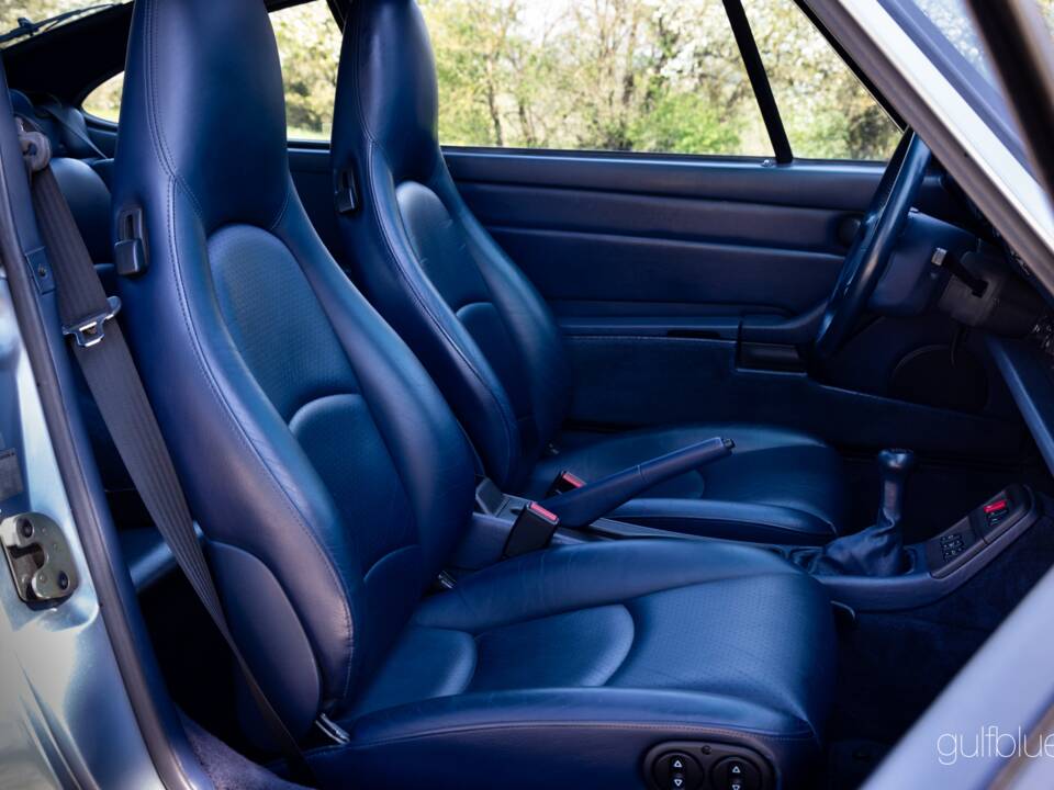 Immagine 29/73 di Porsche 911 Carrera (1995)