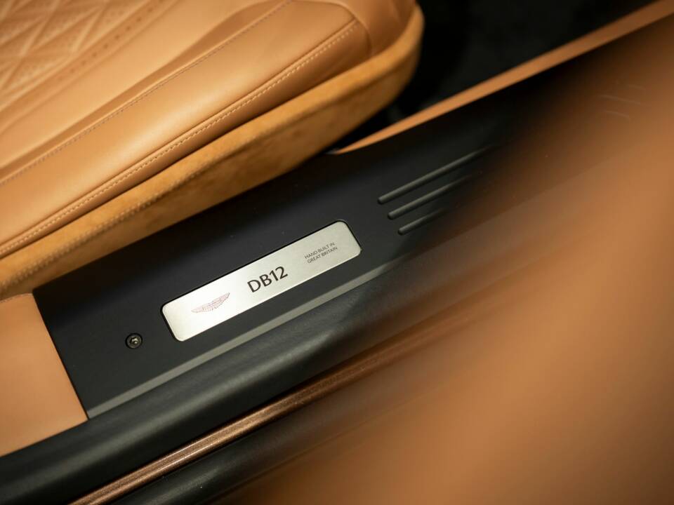 Bild 25/51 von Aston Martin DB12 Volante (2024)