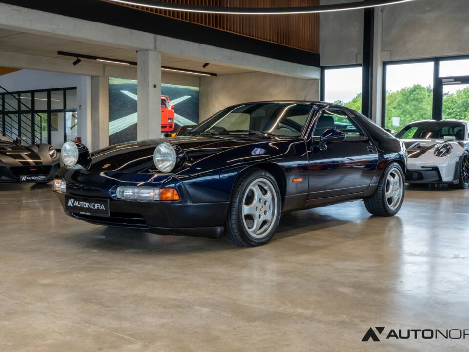Afbeelding 24/50 van Porsche 928 GTS (1992)