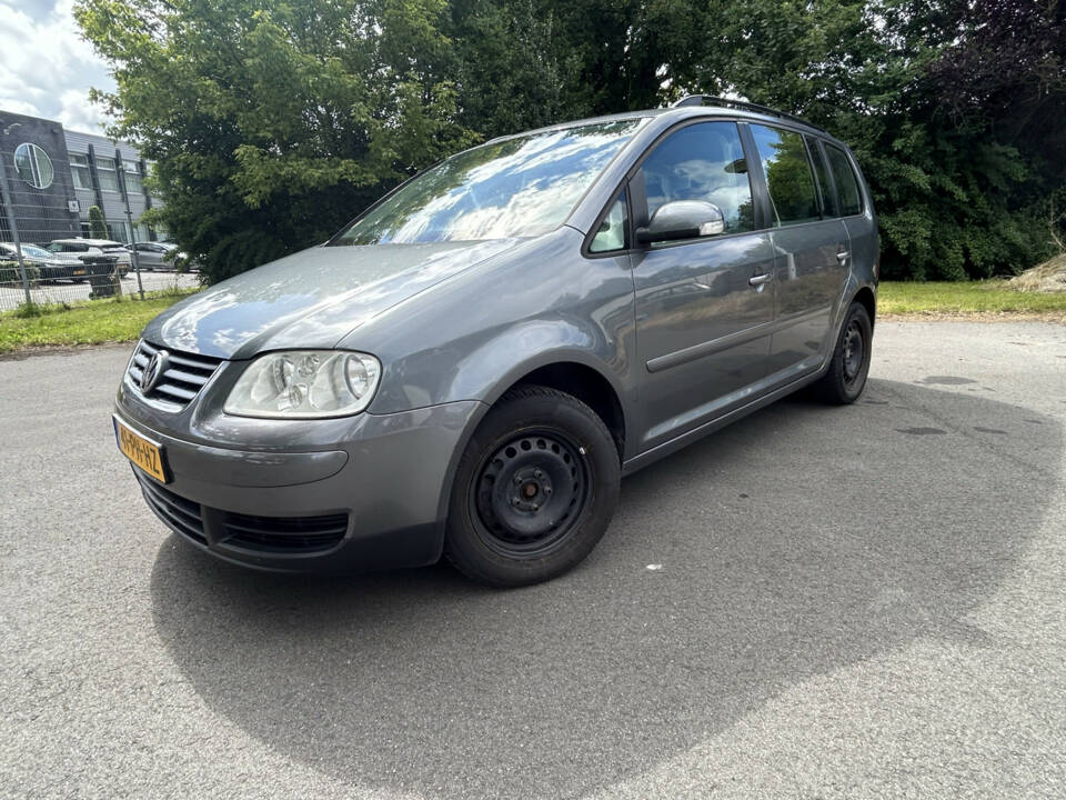 Image 2/25 of Volkswagen Touran 1.4 TSI (2004)