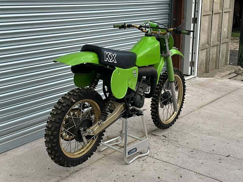 Image 11/15 of Kawasaki KX 125 (1981)