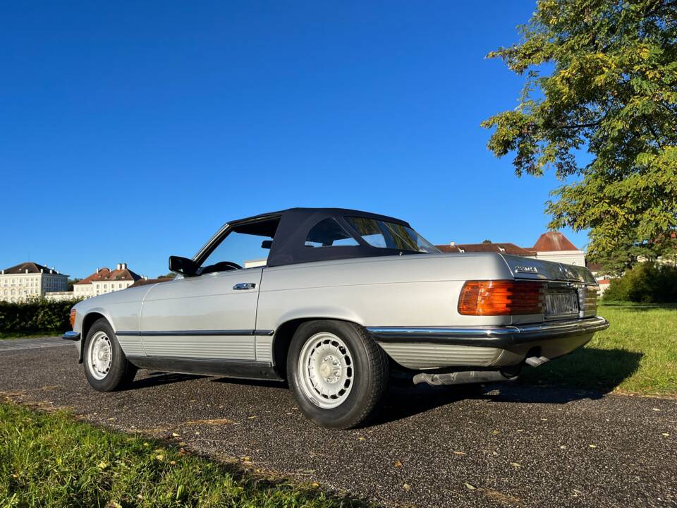 Bild 19/99 von Mercedes-Benz 280 SL (1984)