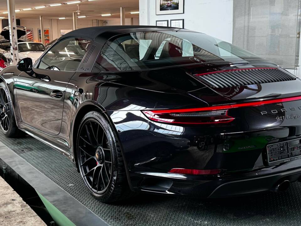 Image 4/19 of Porsche 911 Targa 4 GTS (1900)