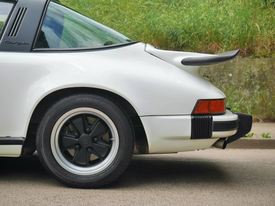 Image 4/25 of Porsche 911 Carrera 3.0 (1976)