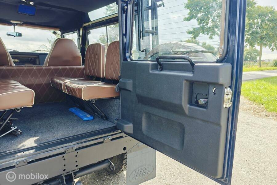 Image 30/39 de Land Rover Defender 90 (1997)