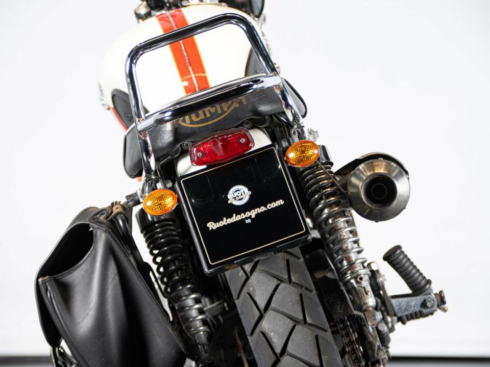 Image 13/50 of Triumph DUMMY (2014)