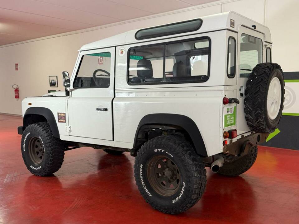 Image 4/27 of Land Rover Defender 90 Td5 (2000)
