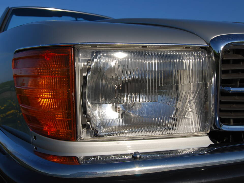Image 42/87 of Mercedes-Benz 280 SL (1982)