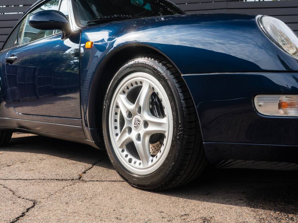 Image 63/68 of Porsche 911 Carrera (1997)