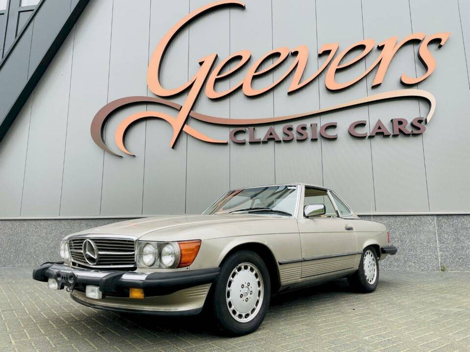 Bild 1/36 von Mercedes-Benz 560 SL (1989)