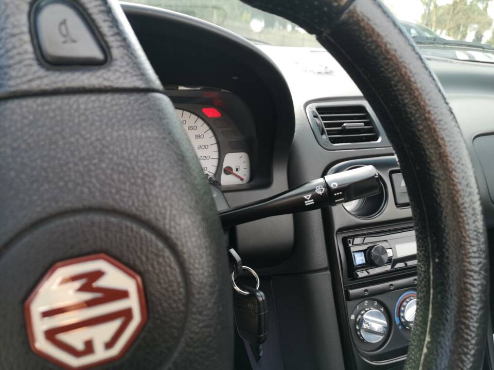 Bild 9/42 von MG TF 115 (2002)